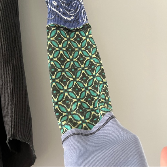 We the Free Patchwork Sleeve Thermal Long Sleeve Free People Bandana Print Sz M - Picture 3 of 8